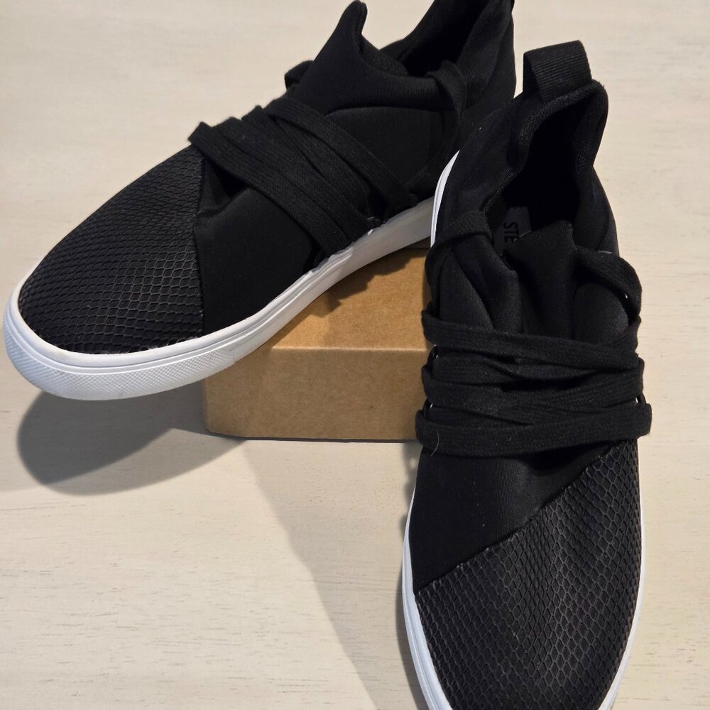 Steve Madden Lancer Tennis Shoe